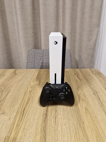 Xbox One S +1 pultas