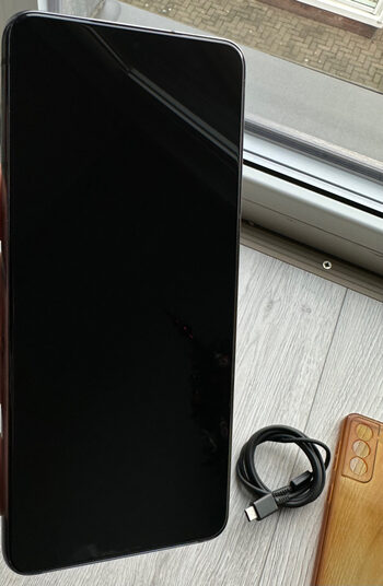 Samsung galaxy s21 5G.