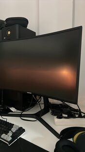 Samsung C27FG73FQU 144Hz 1080p