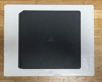 PlayStation 4 Slim, Black, 500GB du pultai, 1 žaidimo CD.