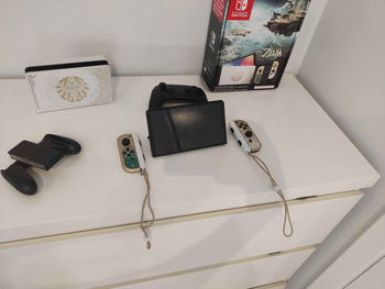 Nintendo Switch OLED 64GBS – Zelda: Tears of the Kingdom Edition (ATRIŠTAS)