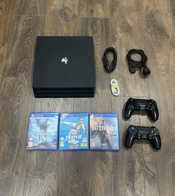 Playstation 4 Pro, Black, 1tb/3 žaidimai/2 pultai