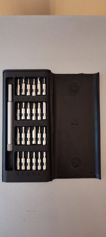 25 in 1 atsuktuvo rinkinys