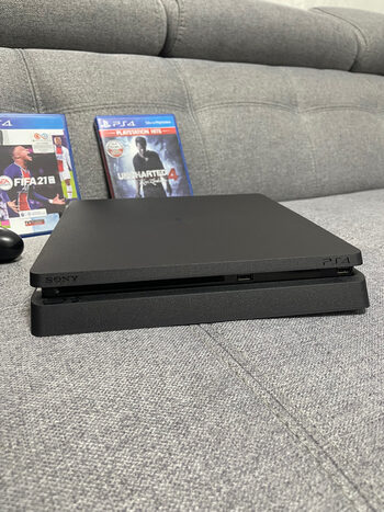 Ps4 Slim 1 TB + 2 žaidimai for sale