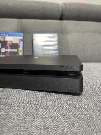 Buy Ps4 Slim 1 TB + 2 žaidimai