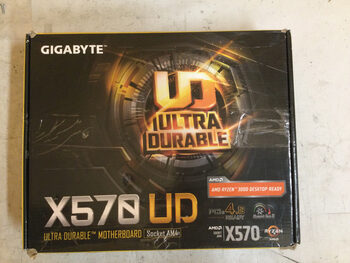 Gigabyte X570 UD AMD X570 ATX DDR4 AM4 3 x PCI-E x16 Slots Motherboard