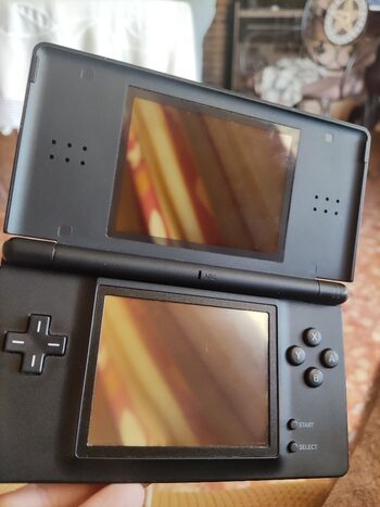 Nintendo DS Lite + R4 con sd de 2GB