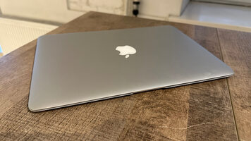 Get MacBook Air 2017metų i5, 8gb RAM, 256gb SSD