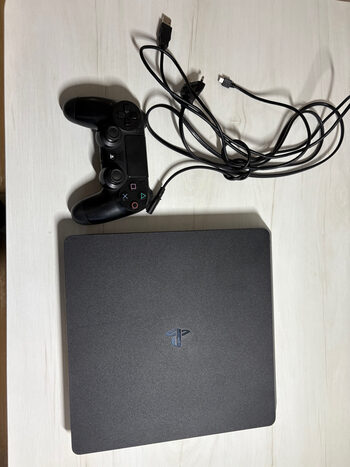 Play Station 4 slim 1tb