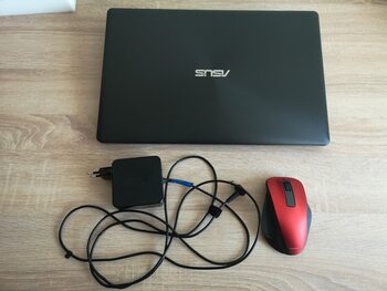 Redeem ASUS X550L laptop'as su nauja baterija + priedai. I5, GT740M, 4GB RAM, 750GB HDD