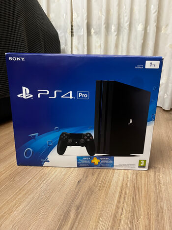 PS4 Pro en su caja original for sale