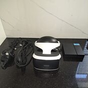 Playstation 4 1TB + VR rinkinis + dovana for sale