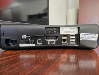 Xbox360 S, Black, 250GB, RGH, du pulteliai, Kinect kamera, HDMI laidas, pakrovėjas, du fiziniai žaidimai ir 51 įrašyti žaidimai. 