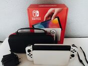 Nintendo Switch OLED + Mario Kart 8 Deluxe