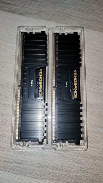 Buy CORSAIR VENGEANCE DDR4 32GB