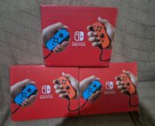 2 Nintendo Switch, Blue & Red, 32GB