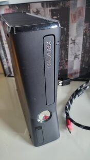 Xbox 360S 250GB + 300 juegos + 2 mandos