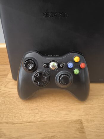 Xbox 360 S, Black, 250GB + Kinect + Mando