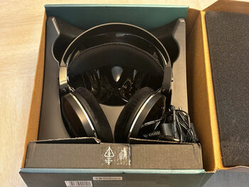 Philips SHD8850 Wireless Home Cinema Headphones