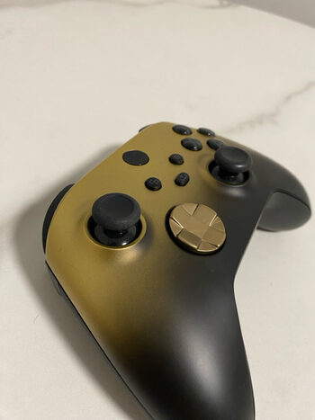 Xbox Series Controller Gold Shadow.