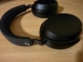 Sennheiser momentum 4