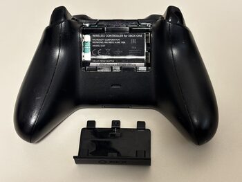 Get Juodas Xbox Wireless Controller for Xbox One/PC