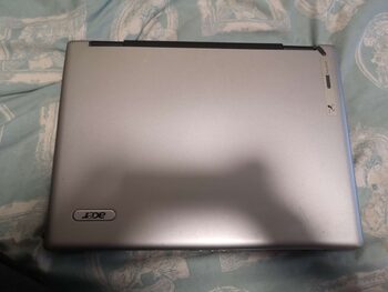 Acer Aspire 5050 Series 2GB Ram 30GB HDD.