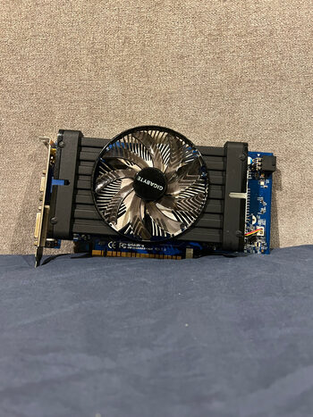 Gigabyte GeForce GTX 550 Ti 1 GB 970 Mhz PCIe x16 GPU