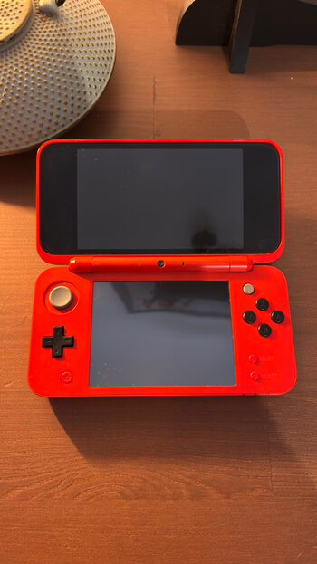 New nintento 2ds XL Edicion pokeball 