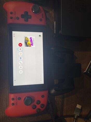 Nintendo switch V2 su hori split pad pro kontroleriais