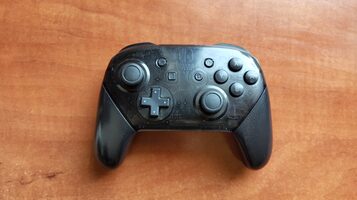 Nintendo Switch Pro Controller pultas