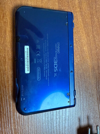 Atrištas New Nintendo 3DS XL + 64GB SD