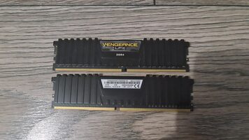 Corsair Vengeance RGB 16 GB (2 x 8 GB) DDR4-3000 Black PC RAM