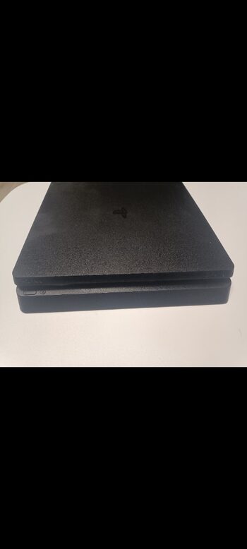 PS4 slim su komplektacija  for sale