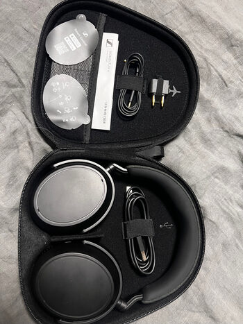 Sennheiser momentum 4 ausines  for sale