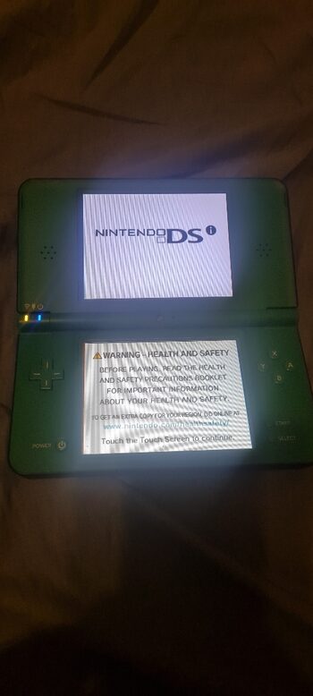 Nintendo Dsi XL su pakroveju green
