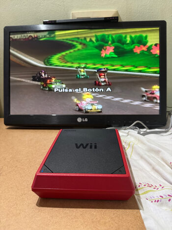 Wii Mini Ed. Mario Kart con mandos  for sale