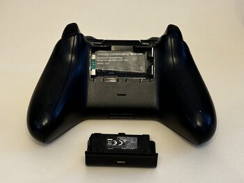 Get Juodas Xbox Wireless Controller for Xbox One/PC + Rechargeable Battery