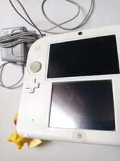 Nintendo 2ds blanca y roja con cargador y lápiz 