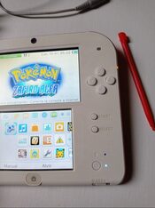 Nintendo 2ds blanca y roja con cargador y lápiz  for sale