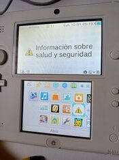 Nintendo 2ds blanca y roja con cargador y lápiz 