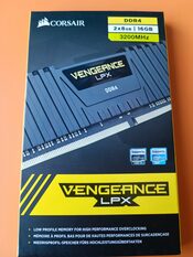 Corsair Vengeance LPX 16 GB (2 x 8 GB) DDR4-3200 Black PC RAM