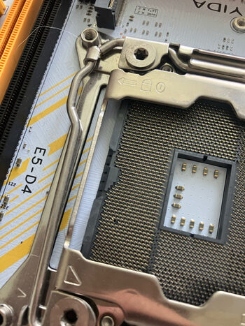 qiyida DDR4 LGA2011 socket