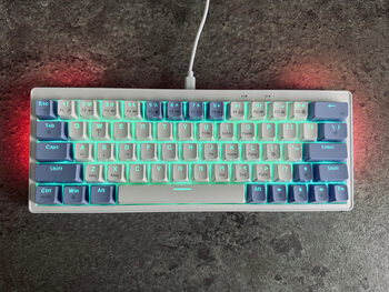 Mechaninė klaviatūra (mechanical keyboard with yellow switches)