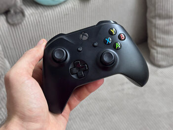 XBOX One controller / pultelis