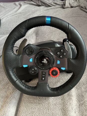 Logitech G29 . pedalai ir pavarų dėžė