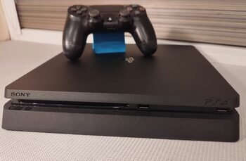 PlayStation 4 Slim PS4