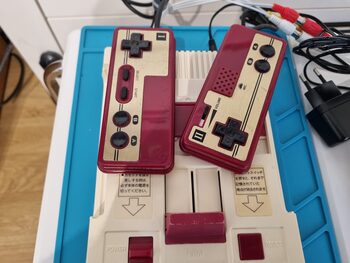 Famicom, Red & White