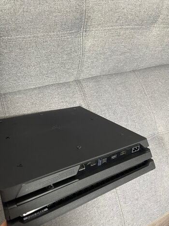 PS4 Pro 1TB Atrišamas naujausios kartos for sale