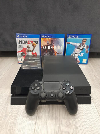 Playstation 4 500GB + 3 žaidimai